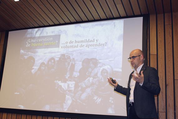 Durante la conferencia de Xavier Valbuena en Fundación Botín (Madrid).